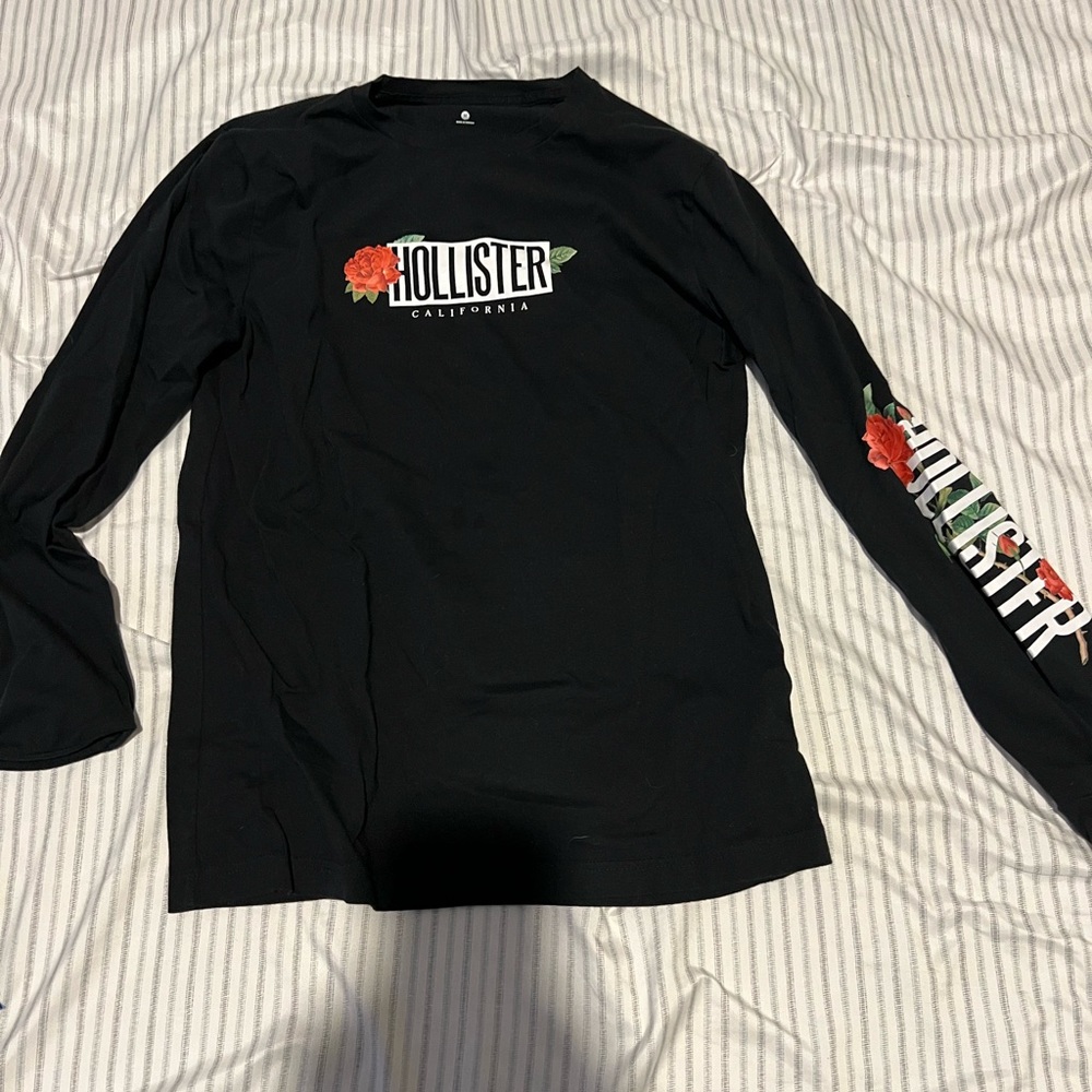 Hollister shirt- adult medium